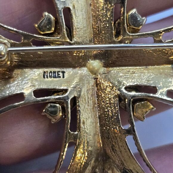 Vintage Monet Regal Gold Tone Teal Blue Enamel Maltese Cross Brooch Signed - Picture 4 of 5